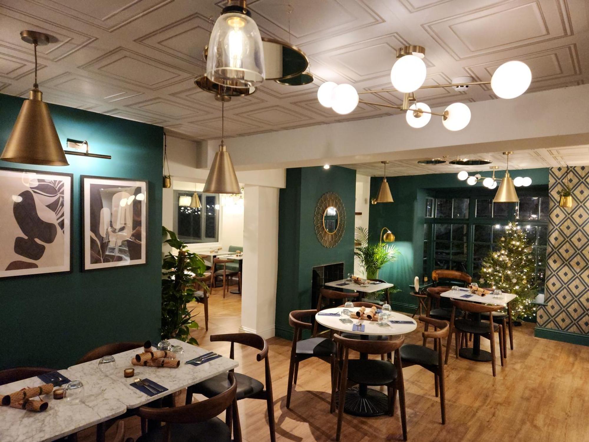 The Swan - A Colombo Edition 5*